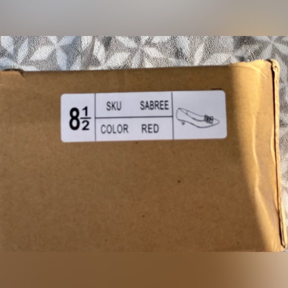 NIB Journee Collection Sabree Red Size 8 1/2. - Picture 3 of 3